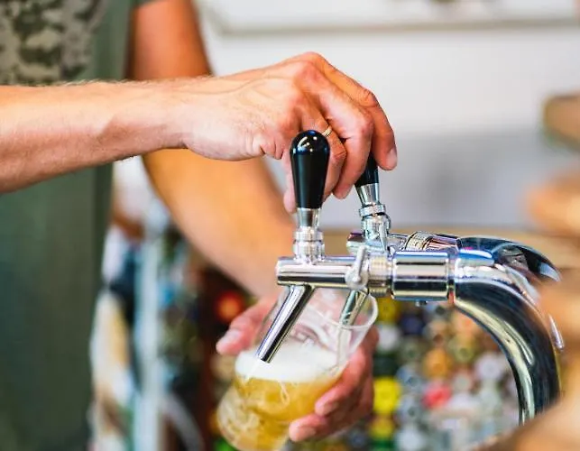 Three Little Pigs - Your Castle 호스텔