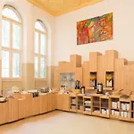 Three Little Pigs - Your Castle Hostel Berlin