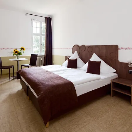 Three Little Pigs - Your Castle *