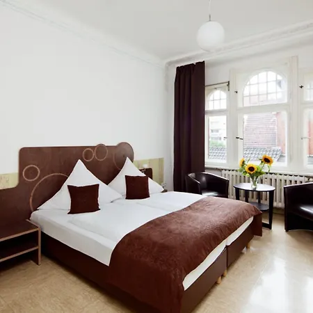 Three Little Pigs - Your Castle Berlin