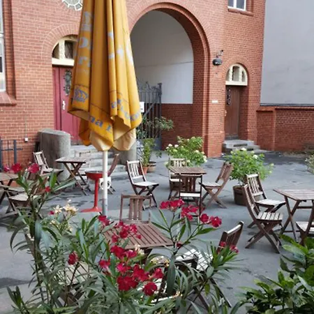 Hostel Three Little Pigs - Your Castle *