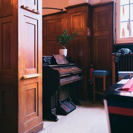 Hostel Three Little Pigs - Your Castle *