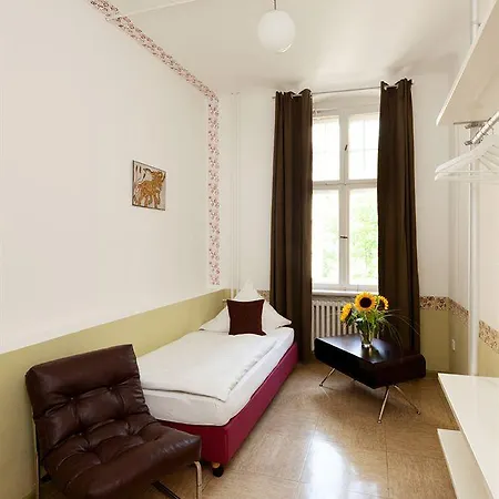 Three Little Pigs - Your Castle * Berlin