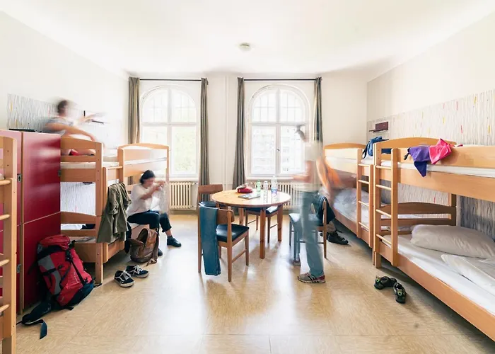 Three Little Pigs - Your Castle Hostal *