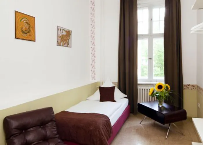 Three Little Pigs - Your Castle Hostal