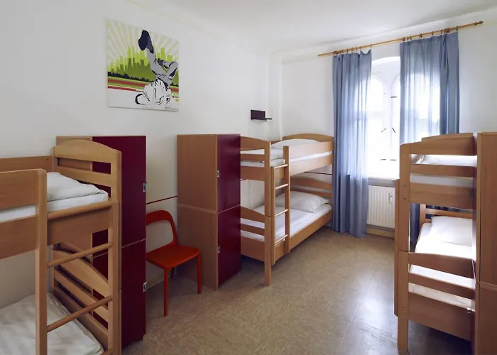 Three Little Pigs - Your Castle Berlín