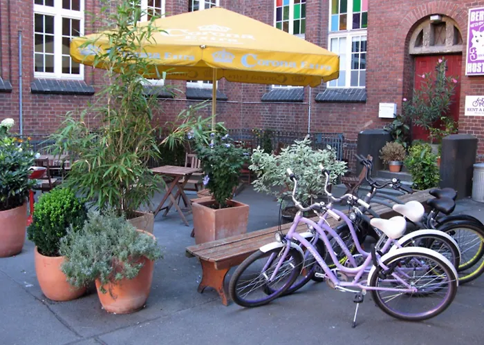 Three Little Pigs - Your Castle برلين