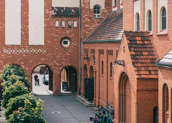 Three Little Pigs - Your Castle Hostal