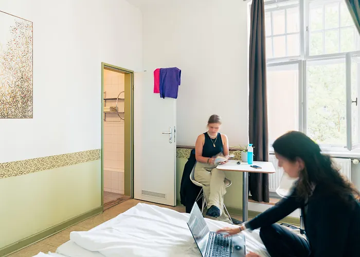 Three Little Pigs - Your Castle Hostal Berlín