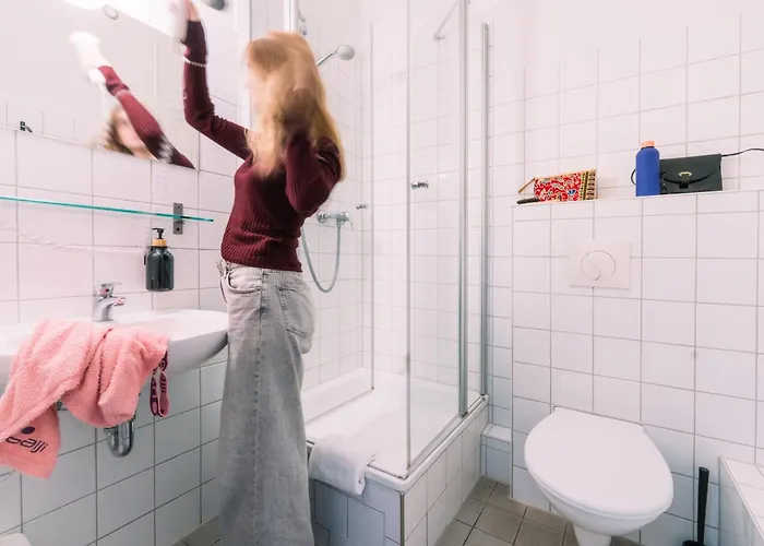 Three Little Pigs - Your Castle * برلين