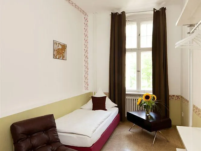 Three Little Pigs - Your Castle * Berlin