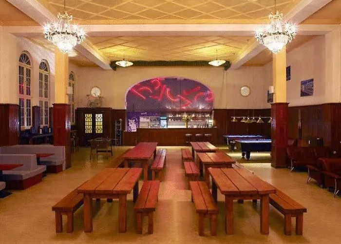 Three Little Pigs - Your Castle *