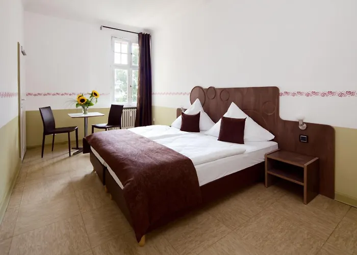 Three Little Pigs - Your Castle *