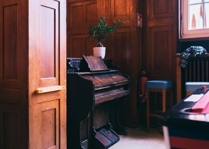 Hostel Three Little Pigs - Your Castle *